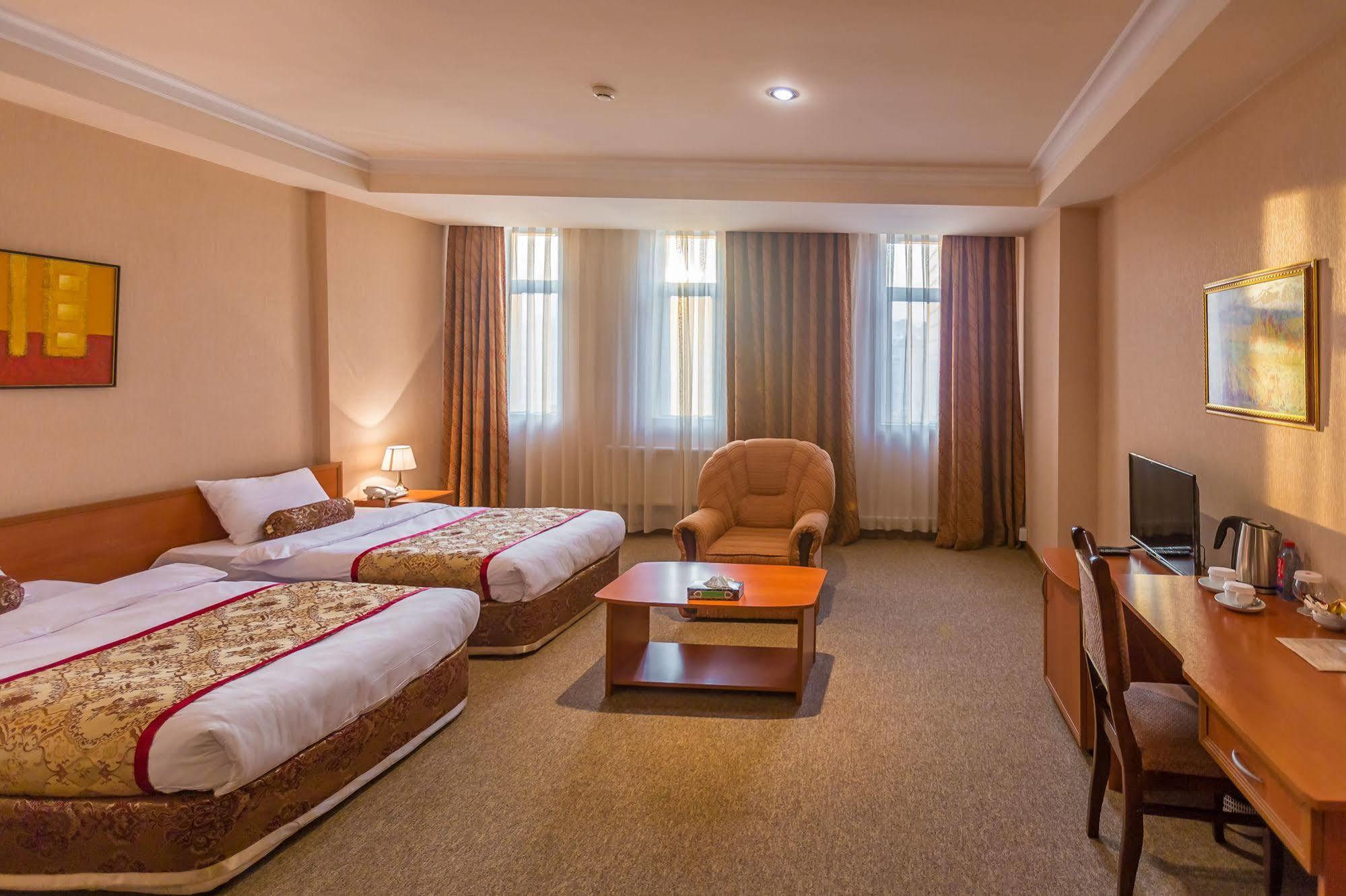 Caspian Palace Hotel Baku Bagian luar foto